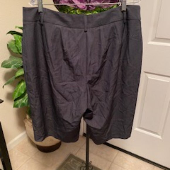 Dress shorts - Picture 3 of 3